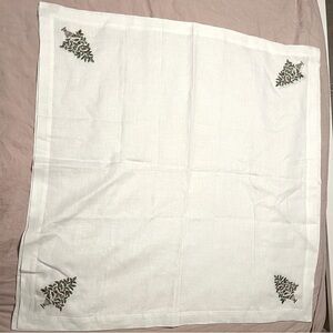 White 100% Linen Square Table Cloth Embroidered Christmas Tree Corners Italian